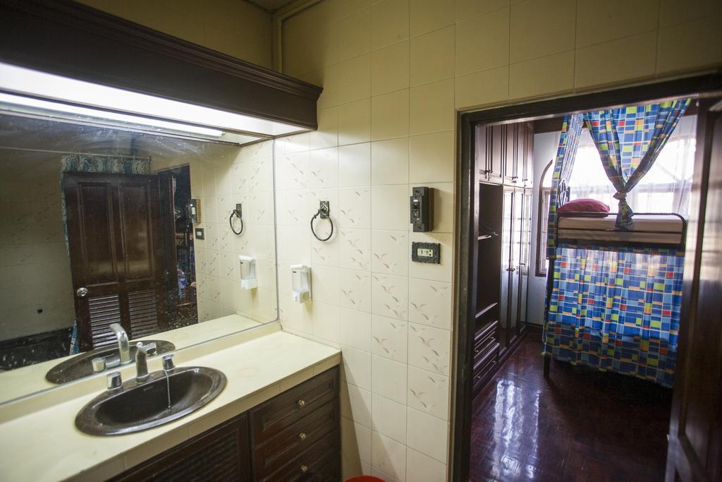 Mad Cow Hostel Bangkok Habitación foto
